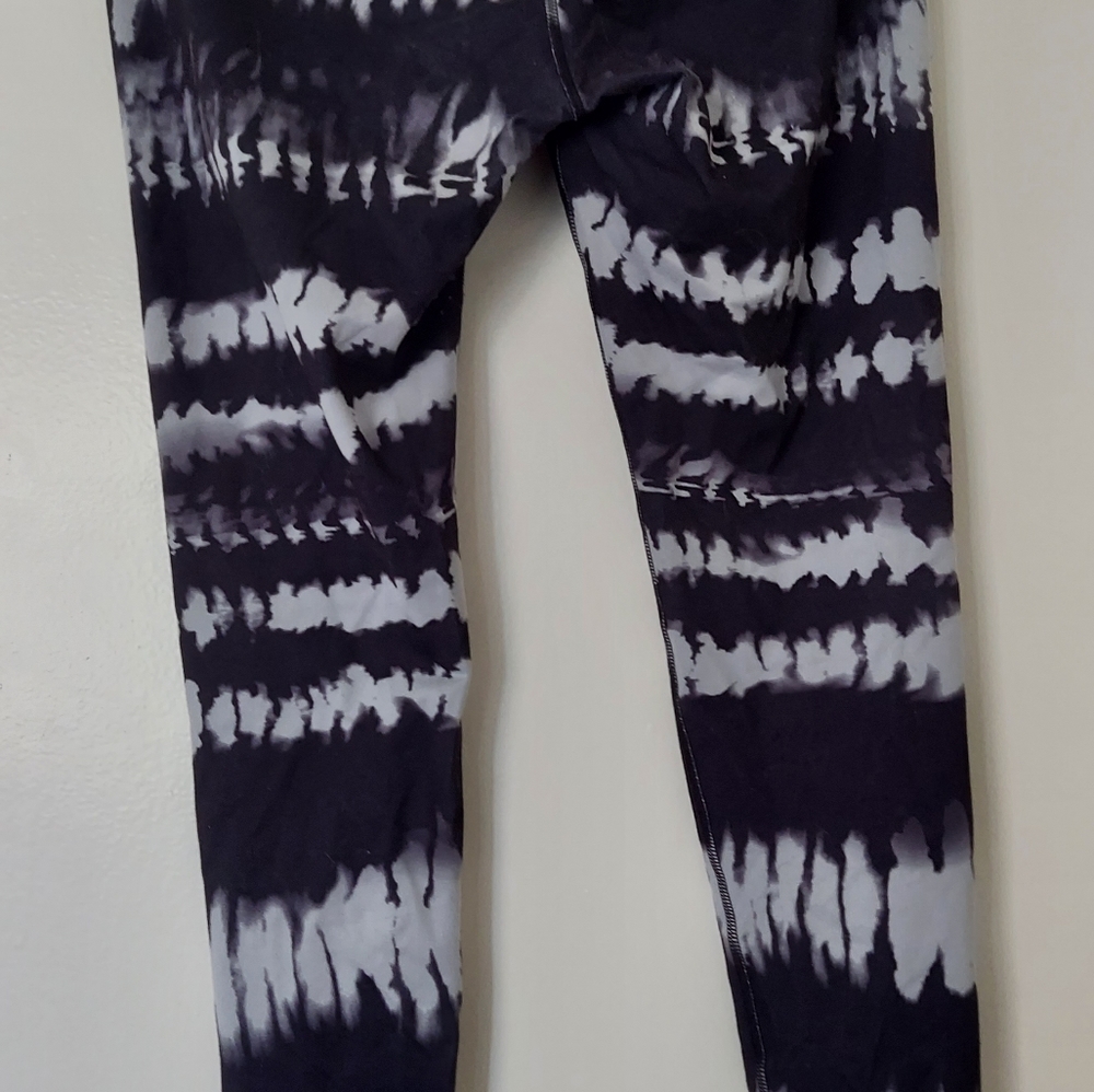 Black and White Tie Dye leggings